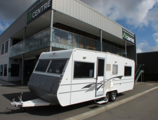 Southern Star - SS - 670 SE - Walk Around Bed